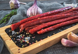 Колбаски Би-Фи из мяса птицы с чесноком 500 г.